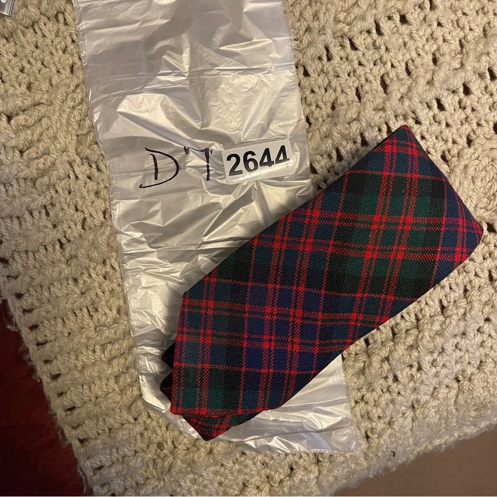 Vintage Tartan Diagonal Plaid McDonald New Wool Made in Scotland Necktie Red, Gr